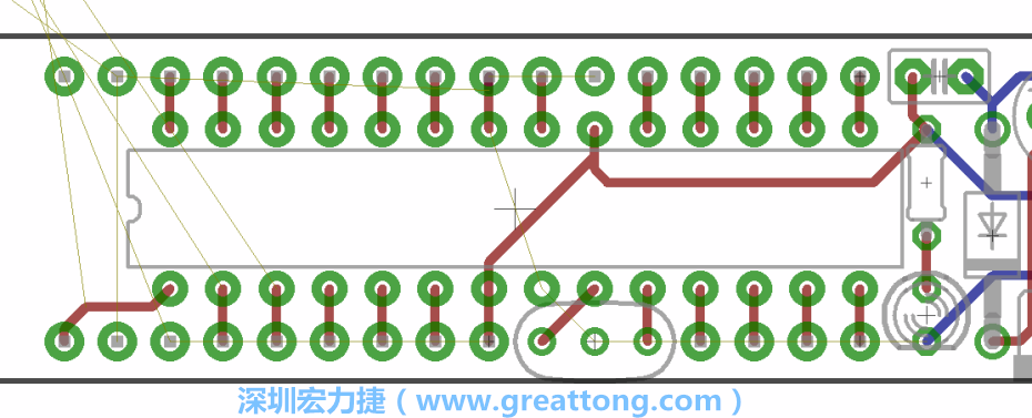 諧振器應(yīng)擺放在ATmega微控制器的針腳8、9和10旁邊，在共鳴器和微控制器中間的高頻信號(hào)線應(yīng)該要愈短愈好，此外，其它的信號(hào)線應(yīng)該要遠(yuǎn)離這個(gè)區(qū)域且配置在諧振器的下方，這樣做是為了防止不必要的無(wú)線電波干擾。